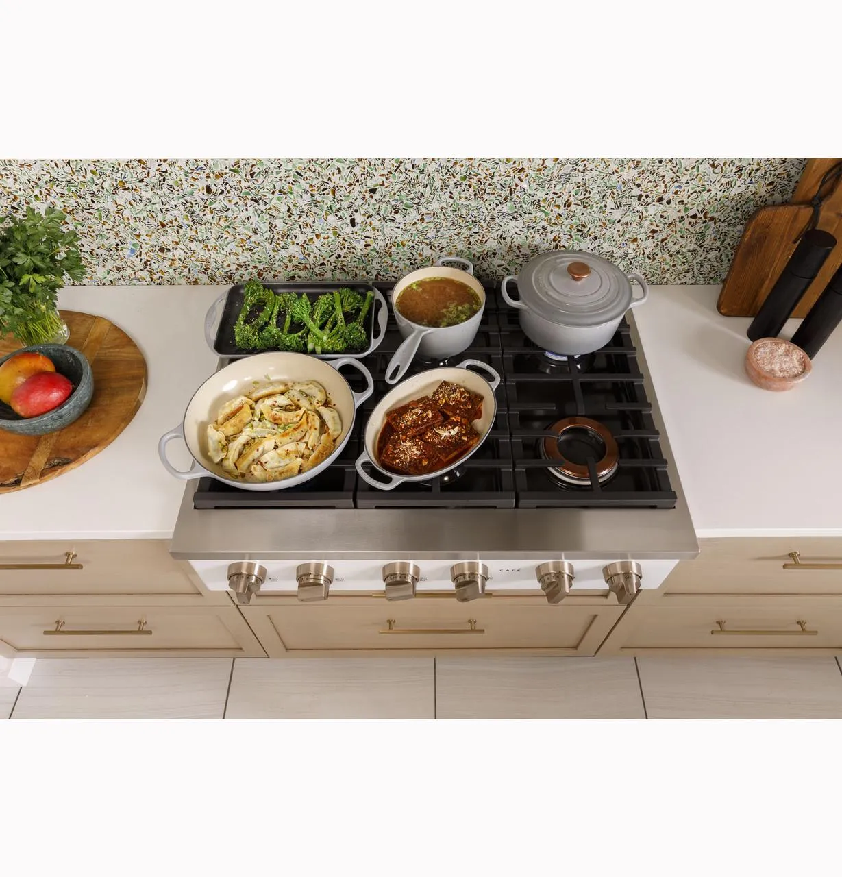 Cafe CGU366P4TW2 Caf(eback)™ 36" Commercial-Style Gas Rangetop with 6 Burners (Natural Gas)