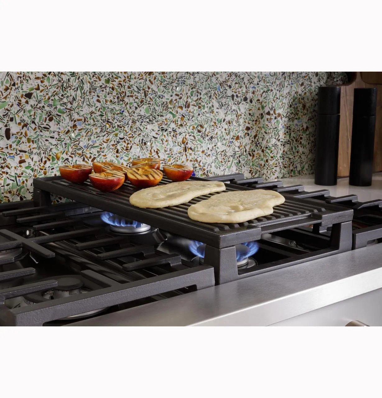 Cafe CGU366P4TW2 Caf(eback)™ 36" Commercial-Style Gas Rangetop with 6 Burners (Natural Gas)