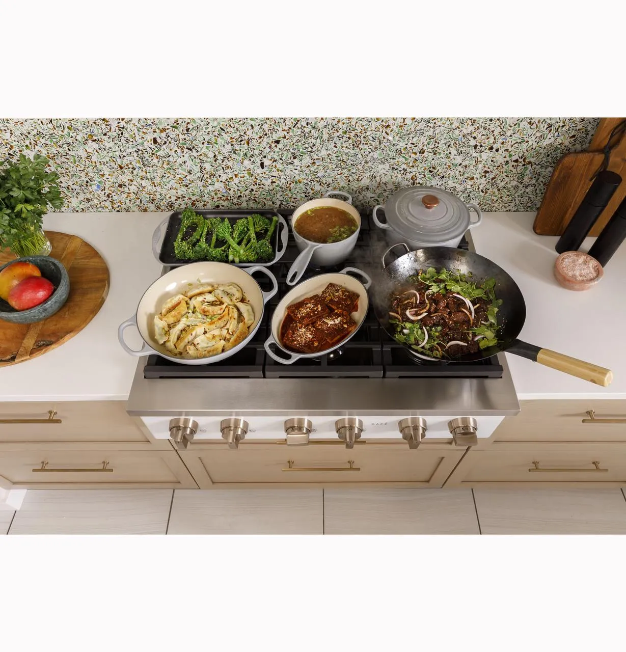 Cafe CGU366P4TW2 Caf(eback)™ 36" Commercial-Style Gas Rangetop with 6 Burners (Natural Gas)