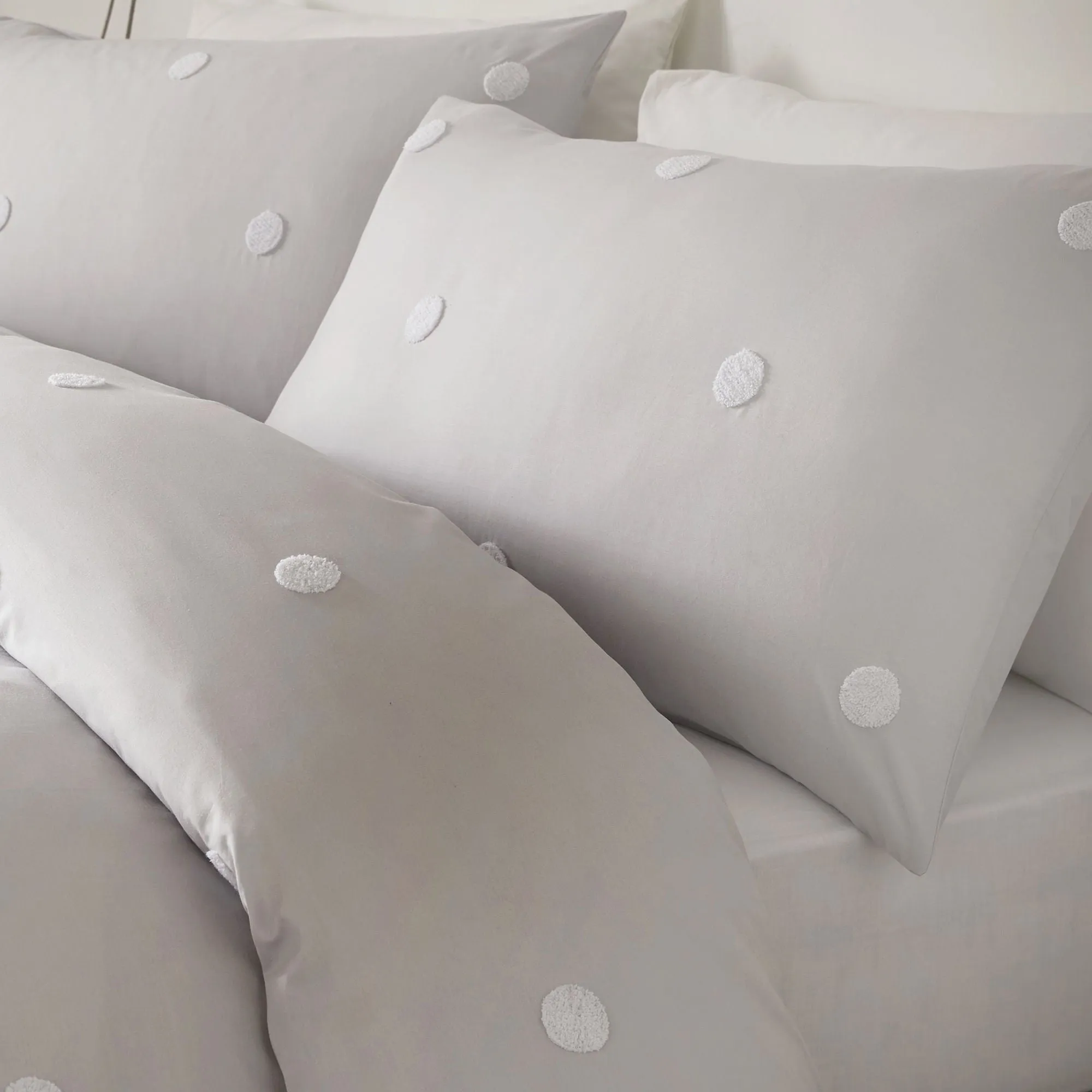 Dot Garden Duvet Cover Set by Appletree Boutique in Silver with White Dots