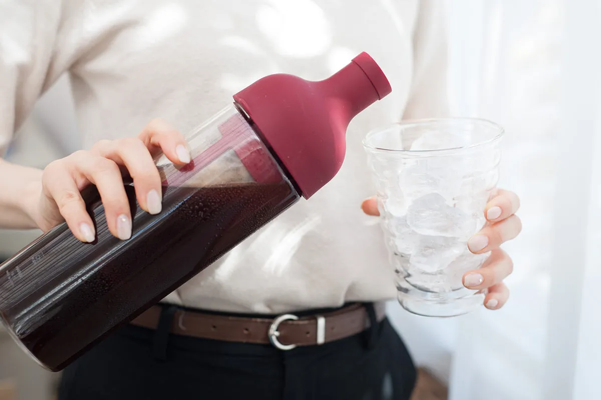 Hario Cold Brew Coffee Filter in Bottle (Cranberry Red)