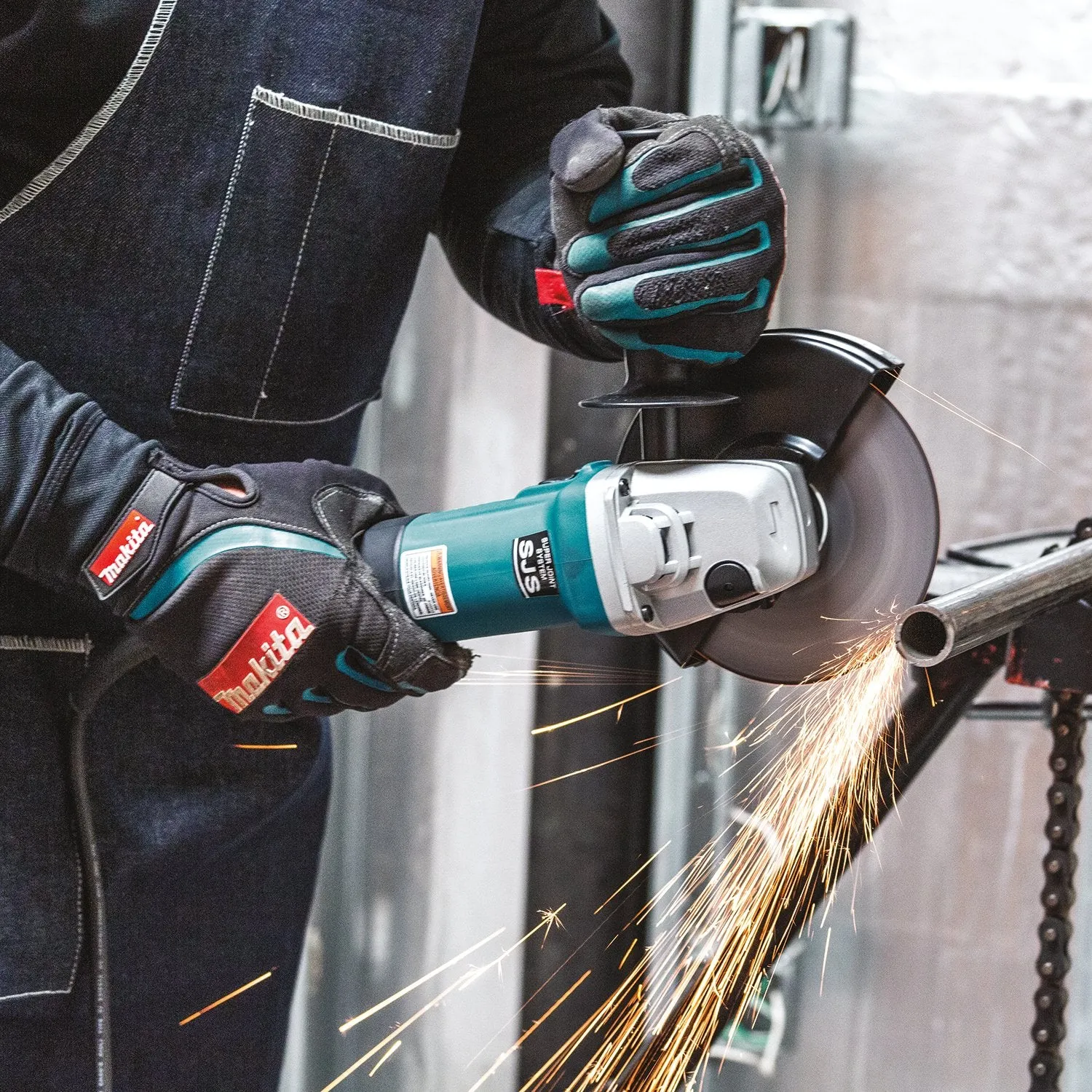 Makita (9566CV) 6" SJS™ High-Power Cut-Off/Angle Grinder