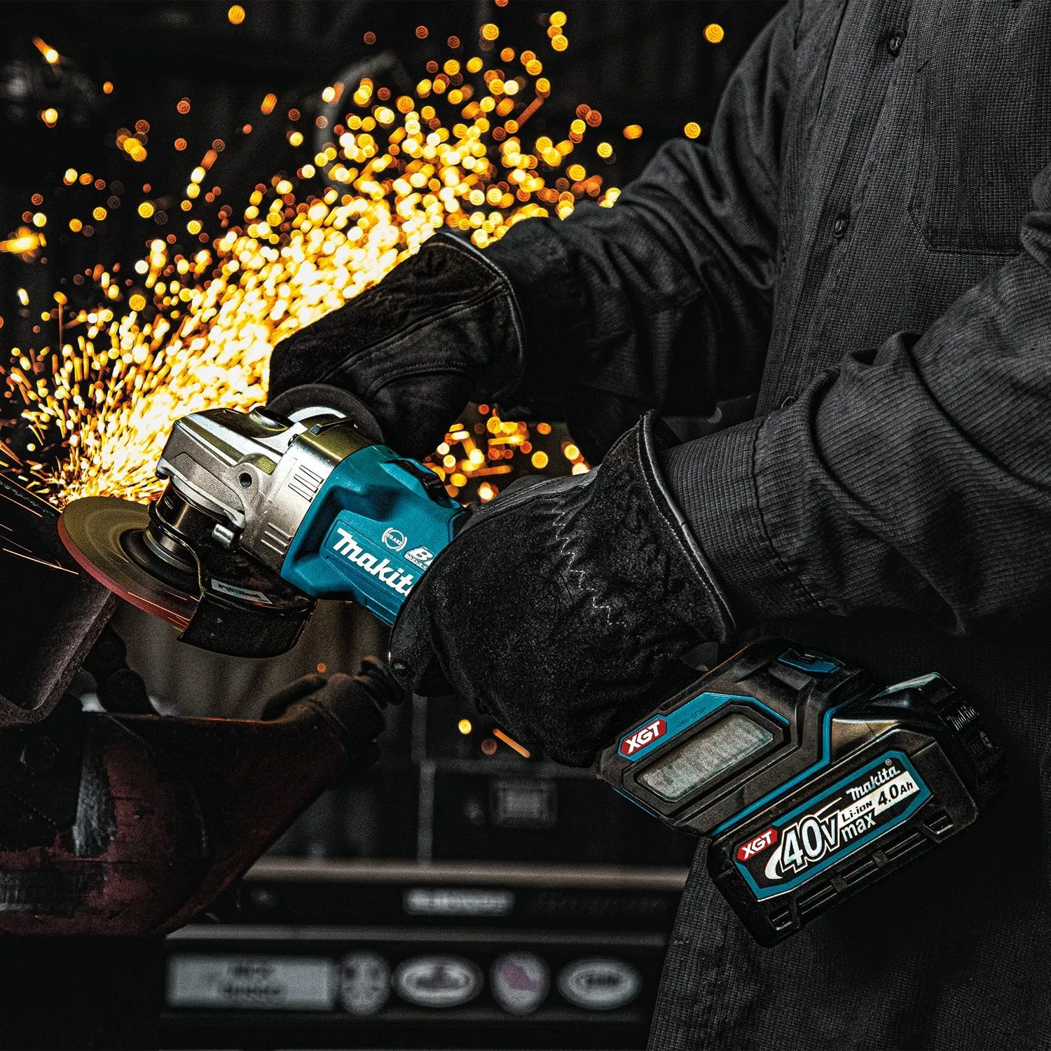 Makita (GAG04M1) 40V max XGT® Brushless 4‑1/2” / 5" Angle Grinder Kit, w/Electric Brake, AWS® Capable (4.0Ah)