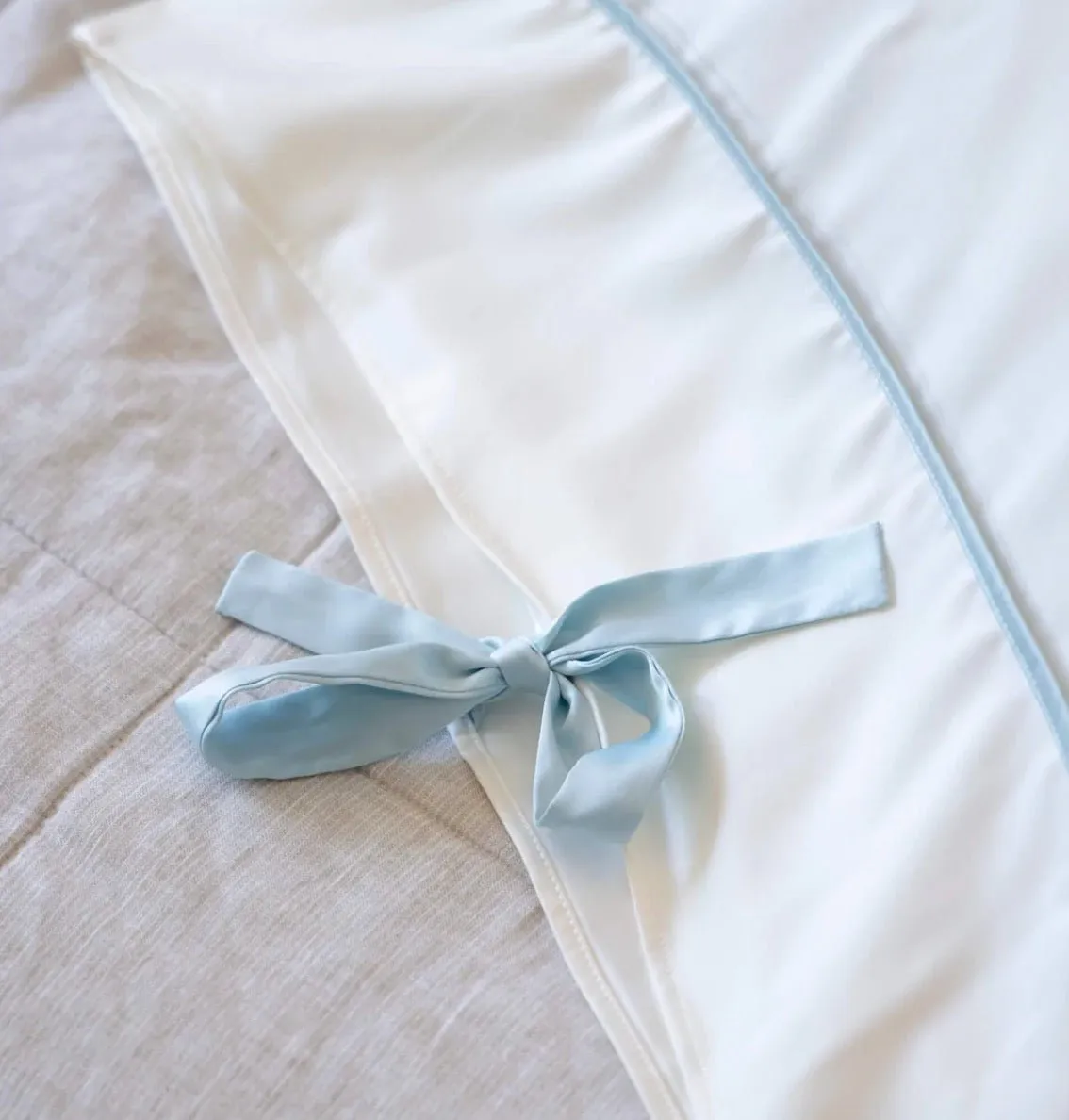 Sleep Mask and Pillowcase Set-Cream/Light blue accent